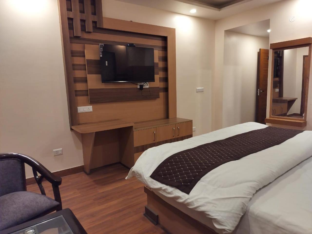Summer Hill Resort Chail Zewnętrze zdjęcie