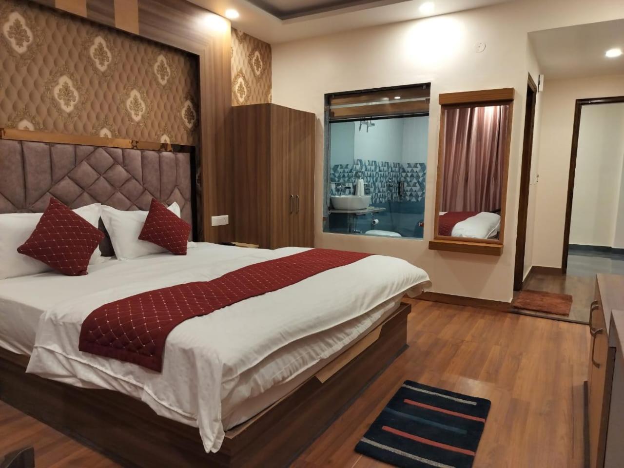 Summer Hill Resort Chail Zewnętrze zdjęcie
